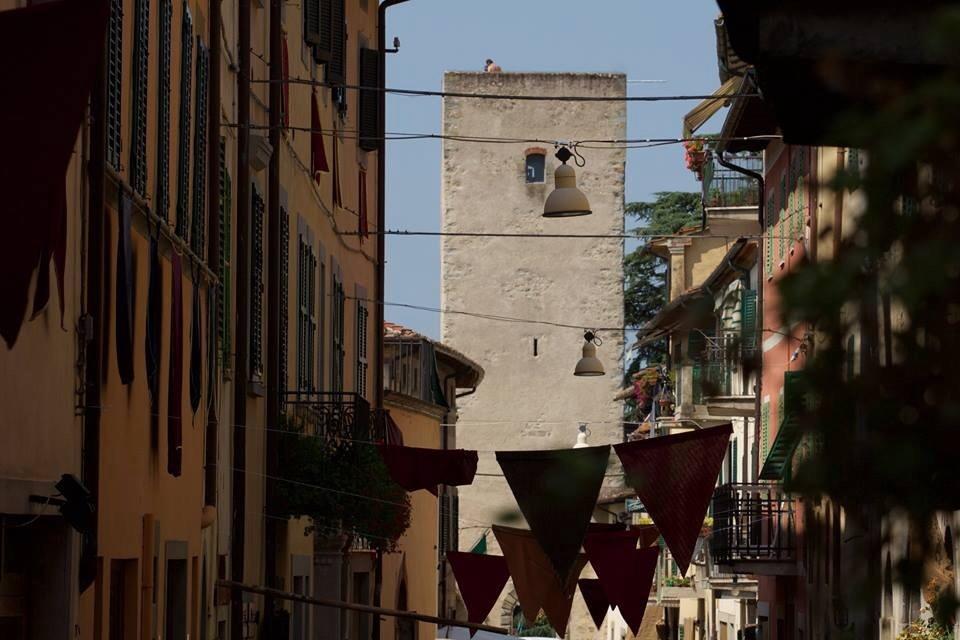 La Finestra Sul Borgo Dimora Storica Apartment Laterina ภายนอก รูปภาพ